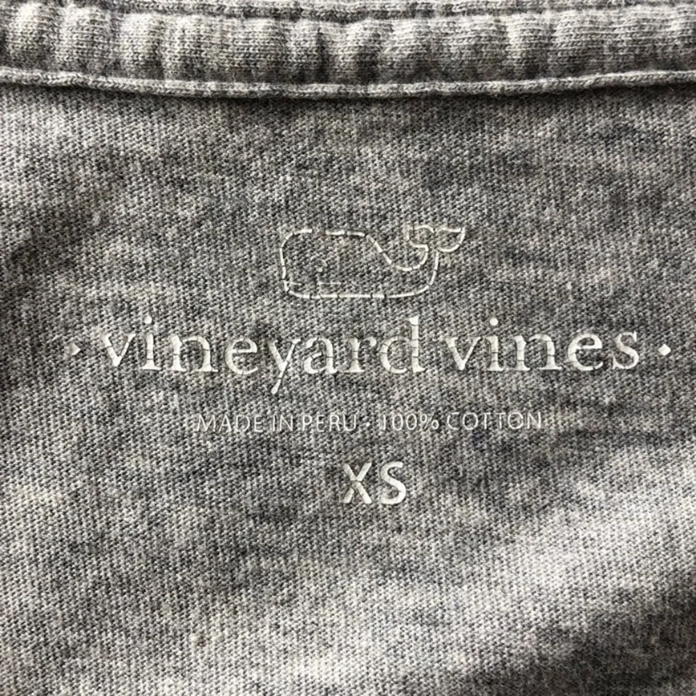 Vineyard Vines Women’s  Winter Whale Long Sleeve Lightweight Shirt Size XS - Picture 14 of 14